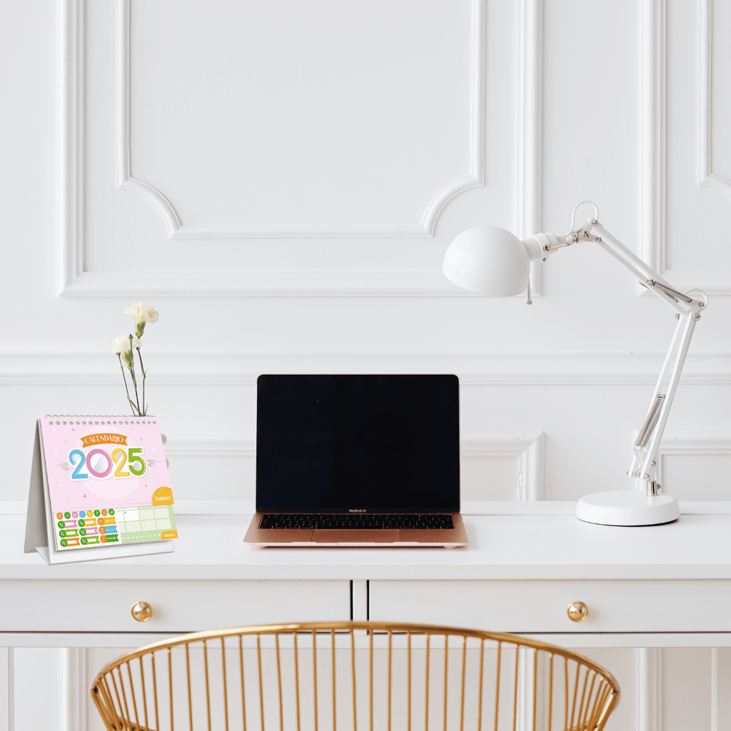 Calendario Anual 2025 De Escritorio Con Sticker Diseños Surtidos - Adetec