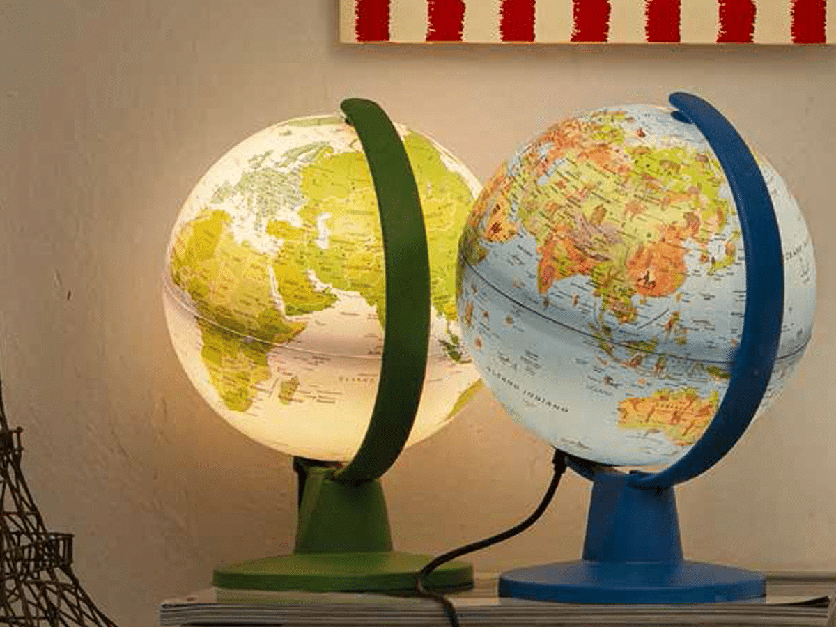 Globo Terráqueo Ilustrado Arca 25 cm – Con Luz LED y Base Plástica, Certificado